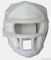 Шлем для карате с пластиковой решёткой