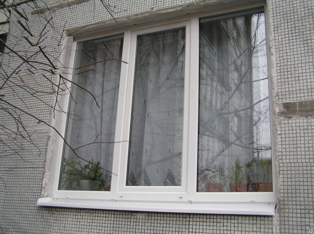 Купить окна в вологде. Пластиковое окно. Пластиковое окно снаружи. Пластиковое окно вид с улицы. Окно вид снаружи.