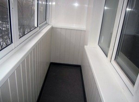 Ремонт балкона: отделка внутренних стен панелями ПВХ